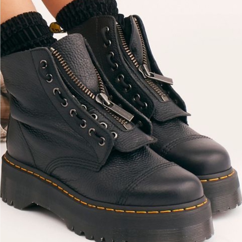 Doc Marten’s Sinclair Zip Front boots size 8 / 38